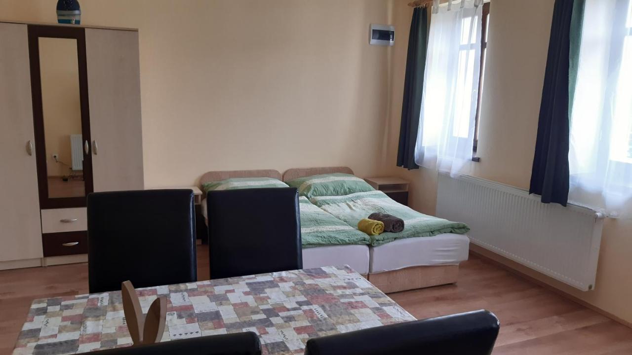 Bajusz Vendeghaz Hotel Tornyosnémeti Екстериор снимка