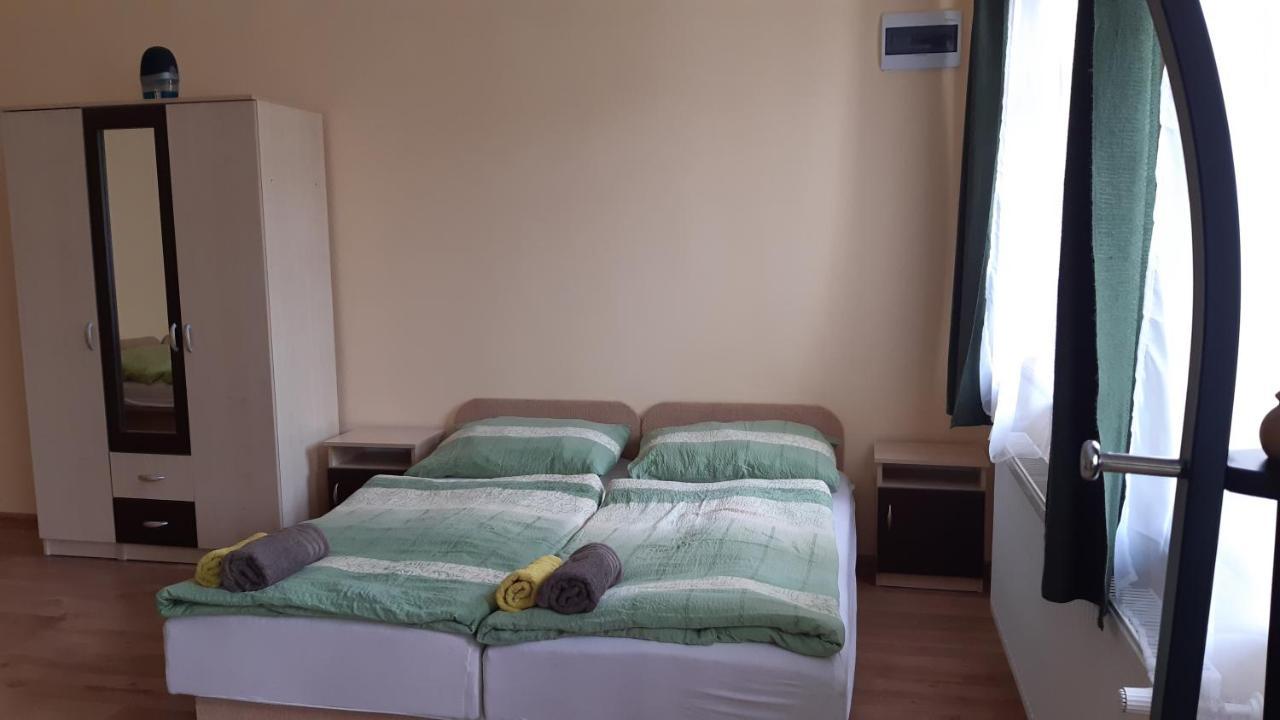 Bajusz Vendeghaz Hotel Tornyosnémeti Екстериор снимка