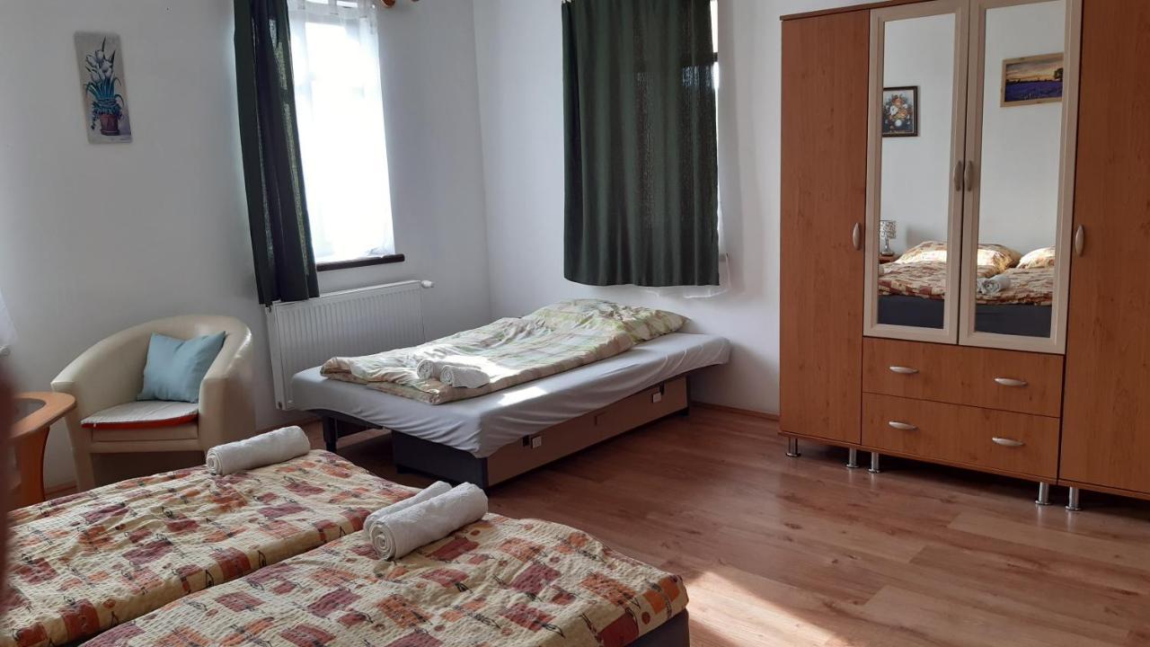 Bajusz Vendeghaz Hotel Tornyosnémeti Екстериор снимка